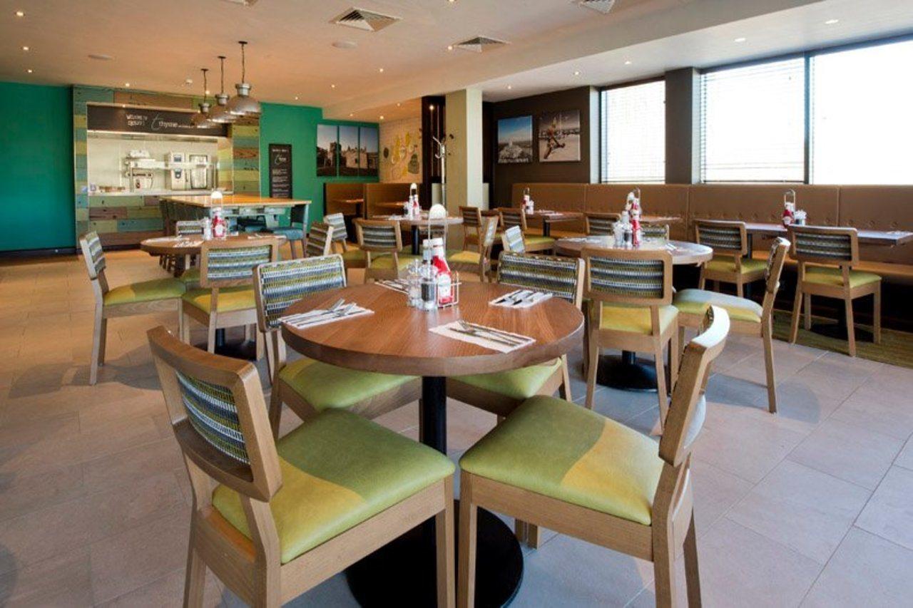 Premier Inn Holyhead Dış mekan fotoğraf