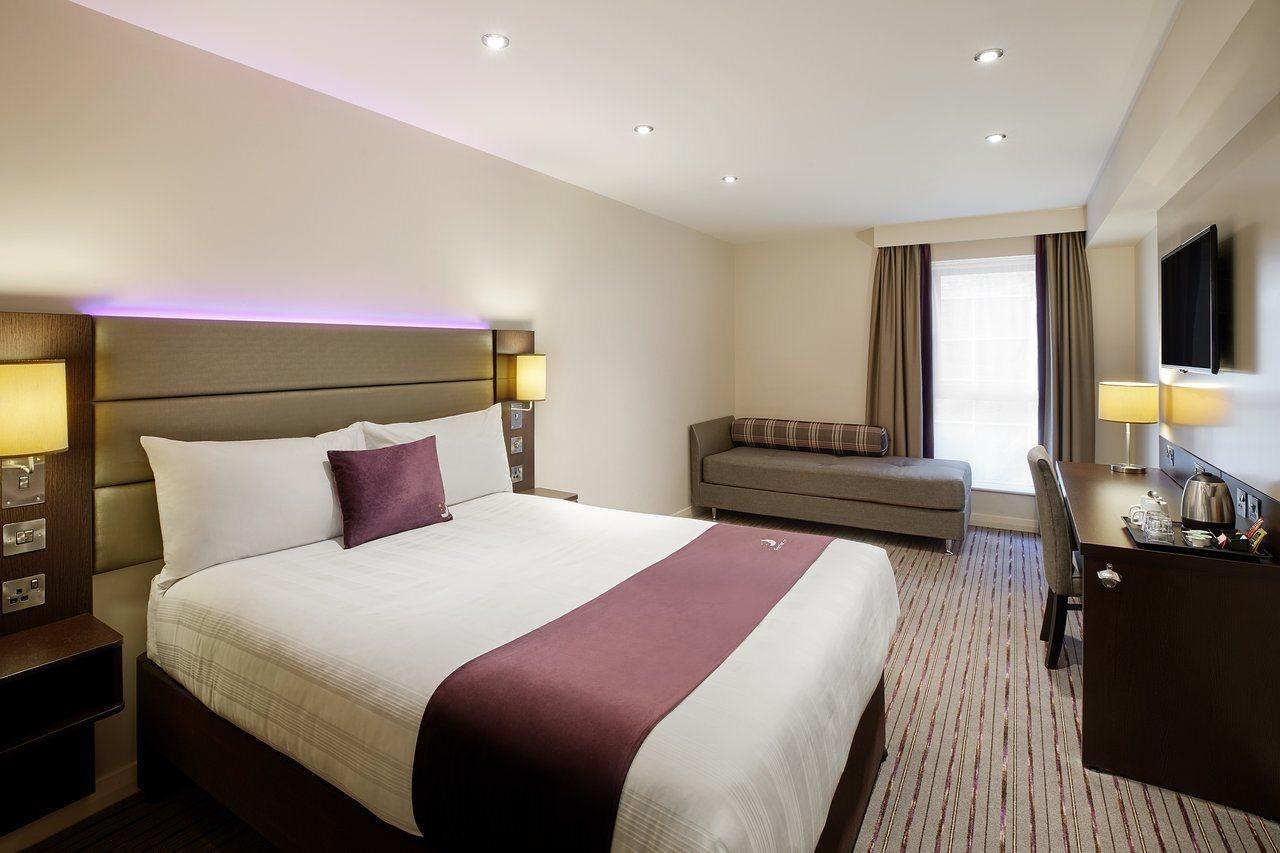 Premier Inn Holyhead Dış mekan fotoğraf